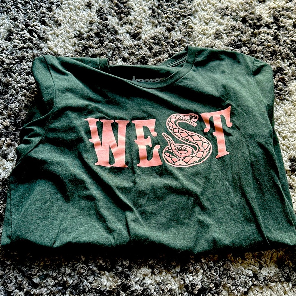 Graphic tshirt